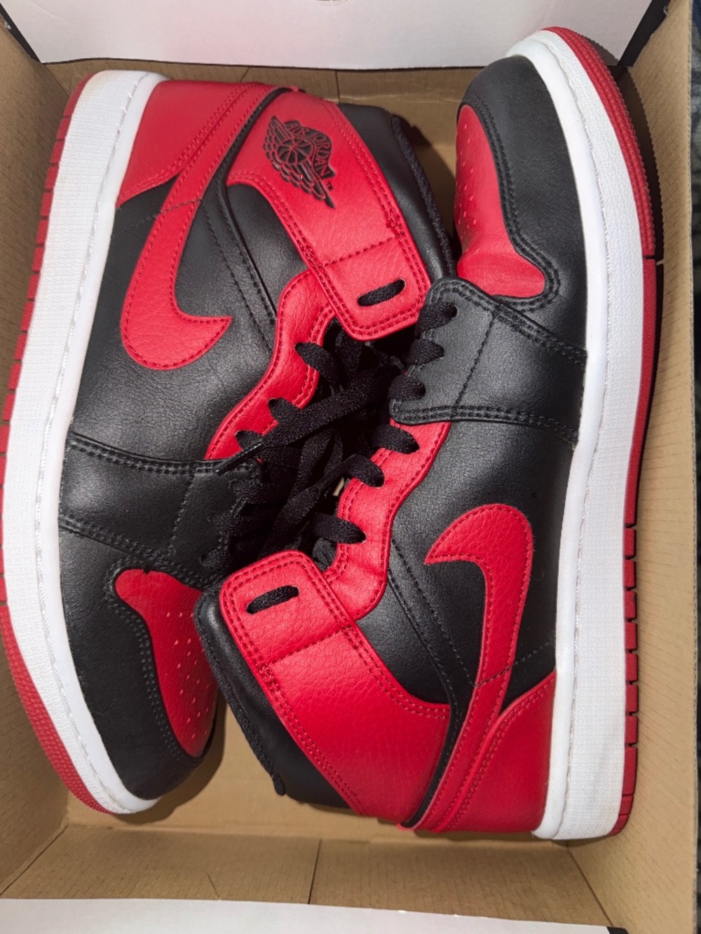 10.5 Jordan 1 Mid